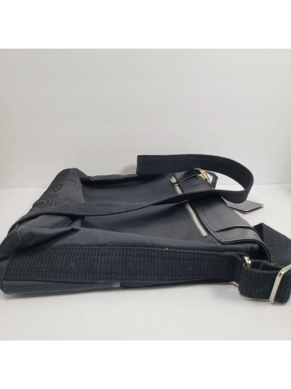 Giorgio Armani Men’s Brown Leather Shoulder Bag Messenger Briefcase NWT